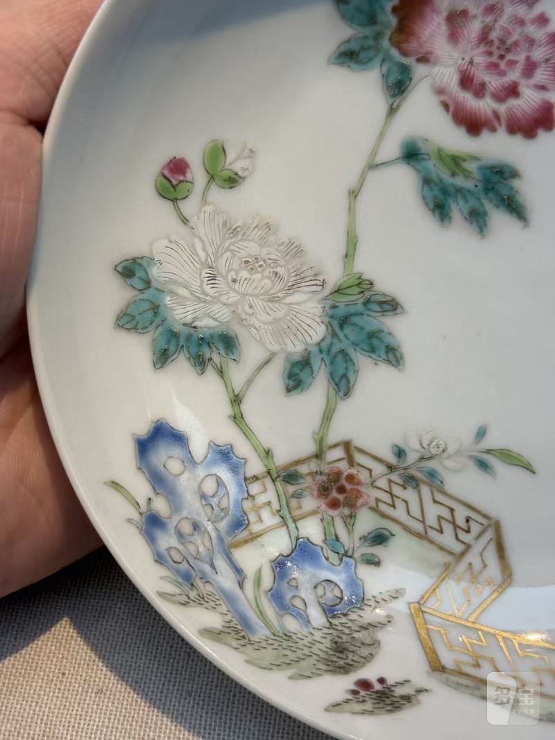 清雍正 粉彩花卉纹盘(一对) - 图10